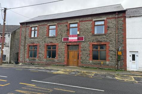 Elderbush Inn, 57 High Street... 12 bed house of multiple occupation for sale