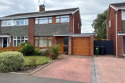 Willow Drive, Stockton Heath 3 bed semi