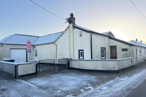 4 bedroom detached bungalow for sale