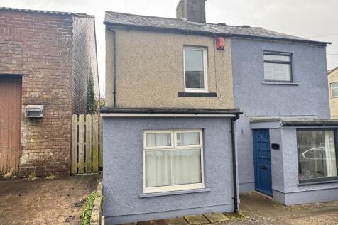 2 bedroom semi-detached house for sale