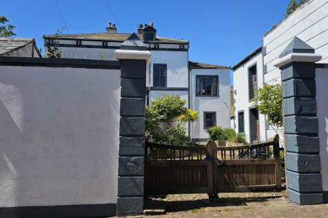 4 bedroom town house for sale