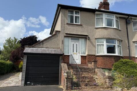 3 bedroom semi-detached house for sale