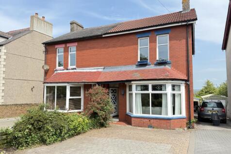 4 bedroom semi-detached house for sale