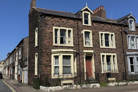 6 bedroom end of terrace house for sale