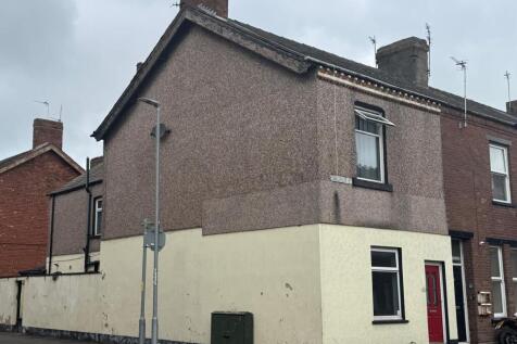 5 bedroom end of terrace house for sale