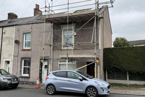 3 bedroom flat for sale