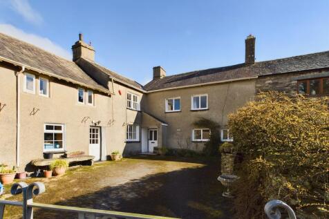 6 bedroom semi-detached house for sale