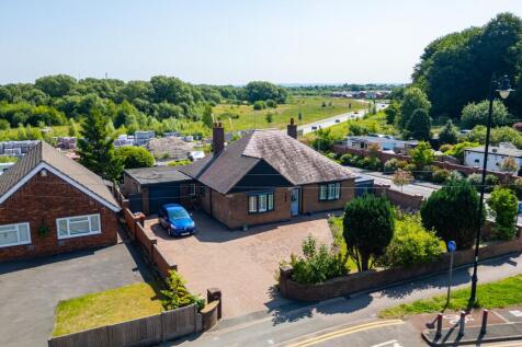 London Road, Northwich 2 bed detached bungalow for sale