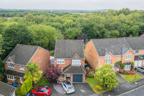 Thrush Way, Winsford 4 bed detached house for sale