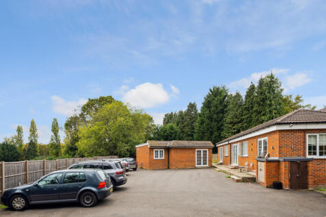 6 bedroom detached bungalow for sale