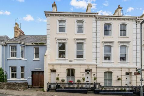 4 bedroom terraced house for sale