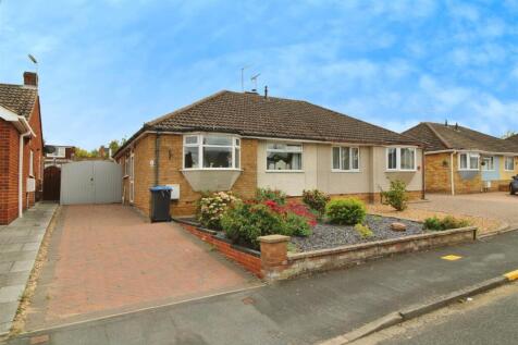 2 bedroom semi-detached bungalow for sale