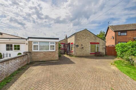 4 bedroom detached bungalow for sale
