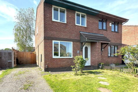 Glaisdale Drive, Southport, PR8 3 bed semi