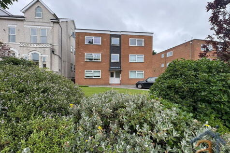 2 bedroom ground floor flat for sale