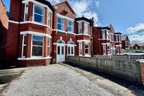 Southbank Road, Southport, PR8 6QL 3 bed semi