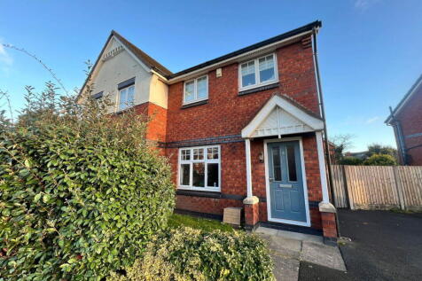 Larkspur Close, Southport, PR8 6LS 3 bed semi