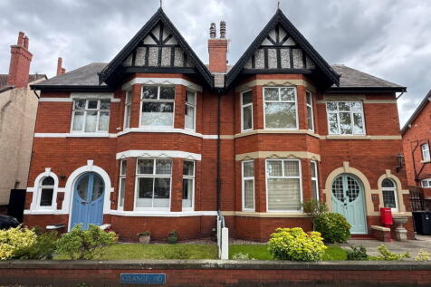Grange Road Churchtown Southport PR9 9AD 4 bed semi