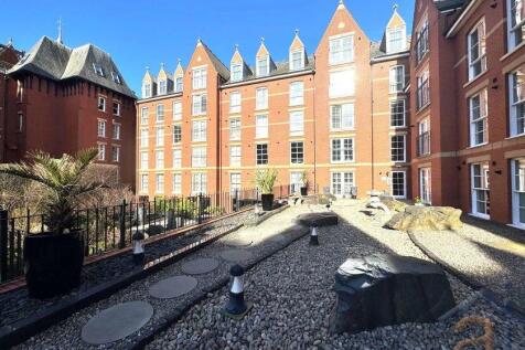 Marine Gate, The Promenade... 2 bed apartment for sale