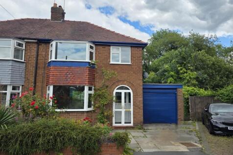 3 bedroom semi-detached house for sale