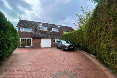 3 bedroom semi-detached house for sale