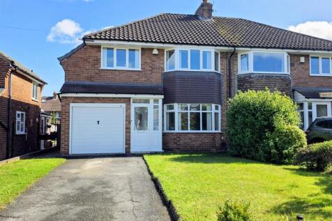 3 bedroom semi-detached house for sale