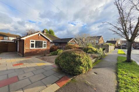 2 bedroom semi-detached bungalow for sale