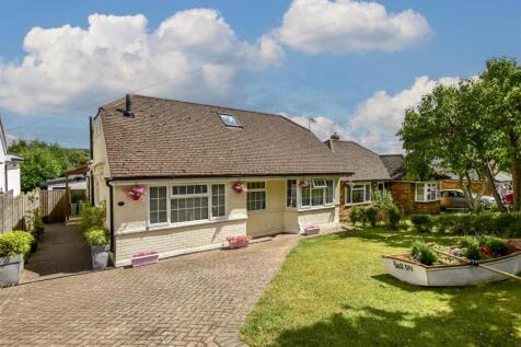 4 bedroom detached bungalow for sale