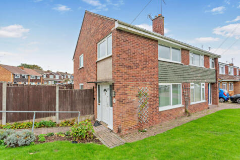 Hazel Crescent, Thornbury BS35 3 bed semi