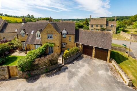 The Leasows, Blind Lane, Chipping... 3 bed semi