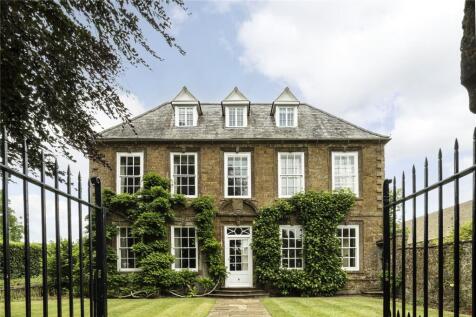 6 bedroom detached house for sale