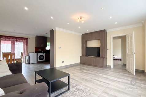 4 bedroom detached bungalow for sale