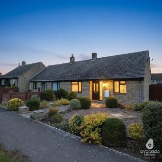 2 bedroom terraced bungalow for sale