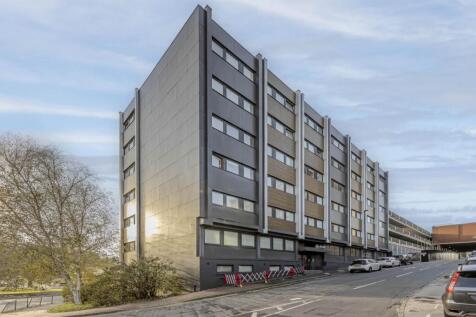 Studio flat for sale