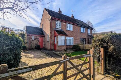3 bedroom semi-detached house for sale