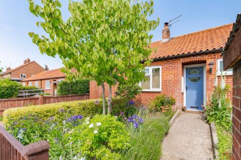 2 bedroom semi-detached bungalow for sale