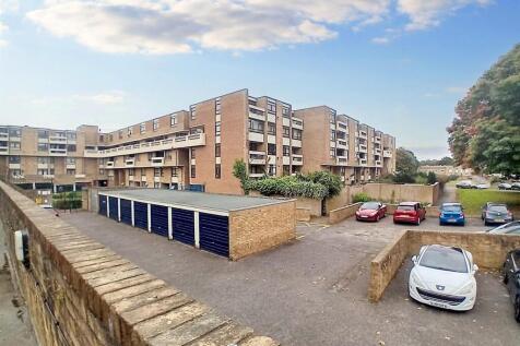 Neville Court, Washington NE37 3 bed flat for sale
