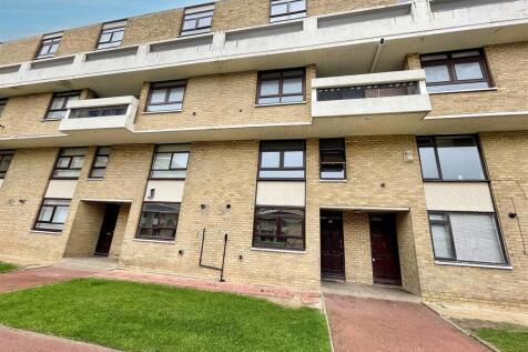 Collingwood Court, Washington NE37 3 bed flat for sale