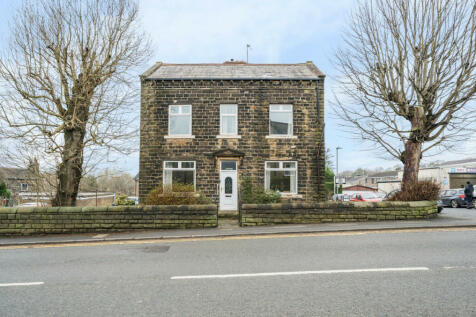 4 bedroom end of terrace house for sale