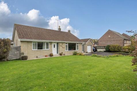 4 bedroom detached bungalow for sale