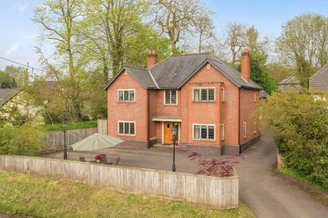 5 bedroom detached house for sale