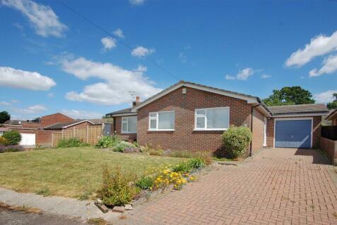 Hartfield Close, Tonbridge 2 bed detached bungalow for sale