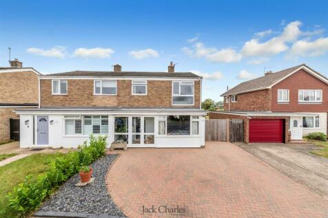 3 bedroom semi-detached house for sale