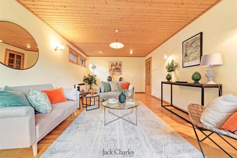 Higham Lane, Tonbridge 3 bed detached house for sale