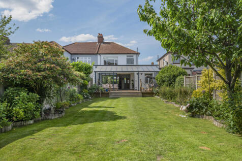 4 bedroom semi-detached house for sale