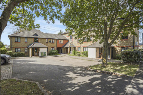 Studio flat for sale