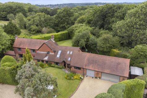 6 bedroom detached house for sale