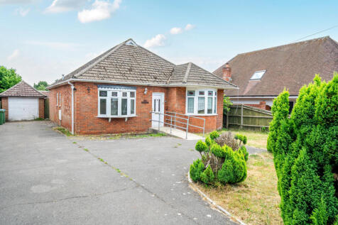 Holly Hill Lane, Southampton SO31 4 bed detached bungalow for sale