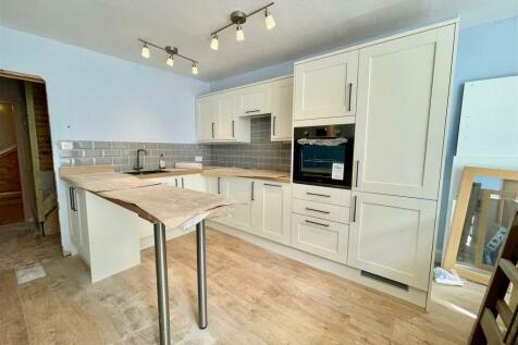 78 Fore Street, Kingsbridge 2 bed flat for sale