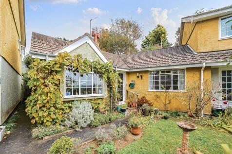 2 bedroom semi-detached bungalow for sale